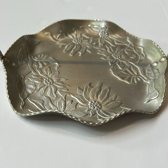 Vintage Hammercraft Canada Hammered Aluminum Floral Basket - Picture 2 of 11